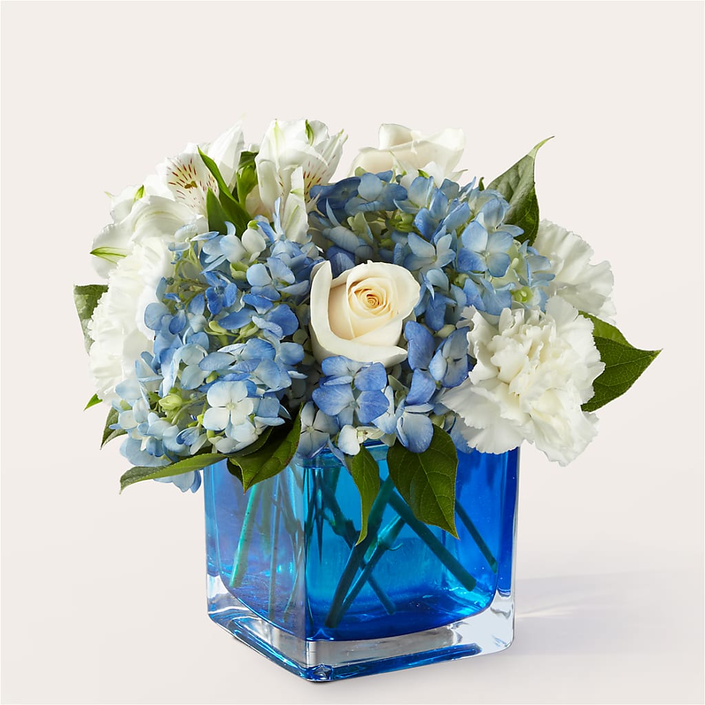 Soothing Waters Bouquet – HONEY BEES FLORAL & MORE, Lucedale MS