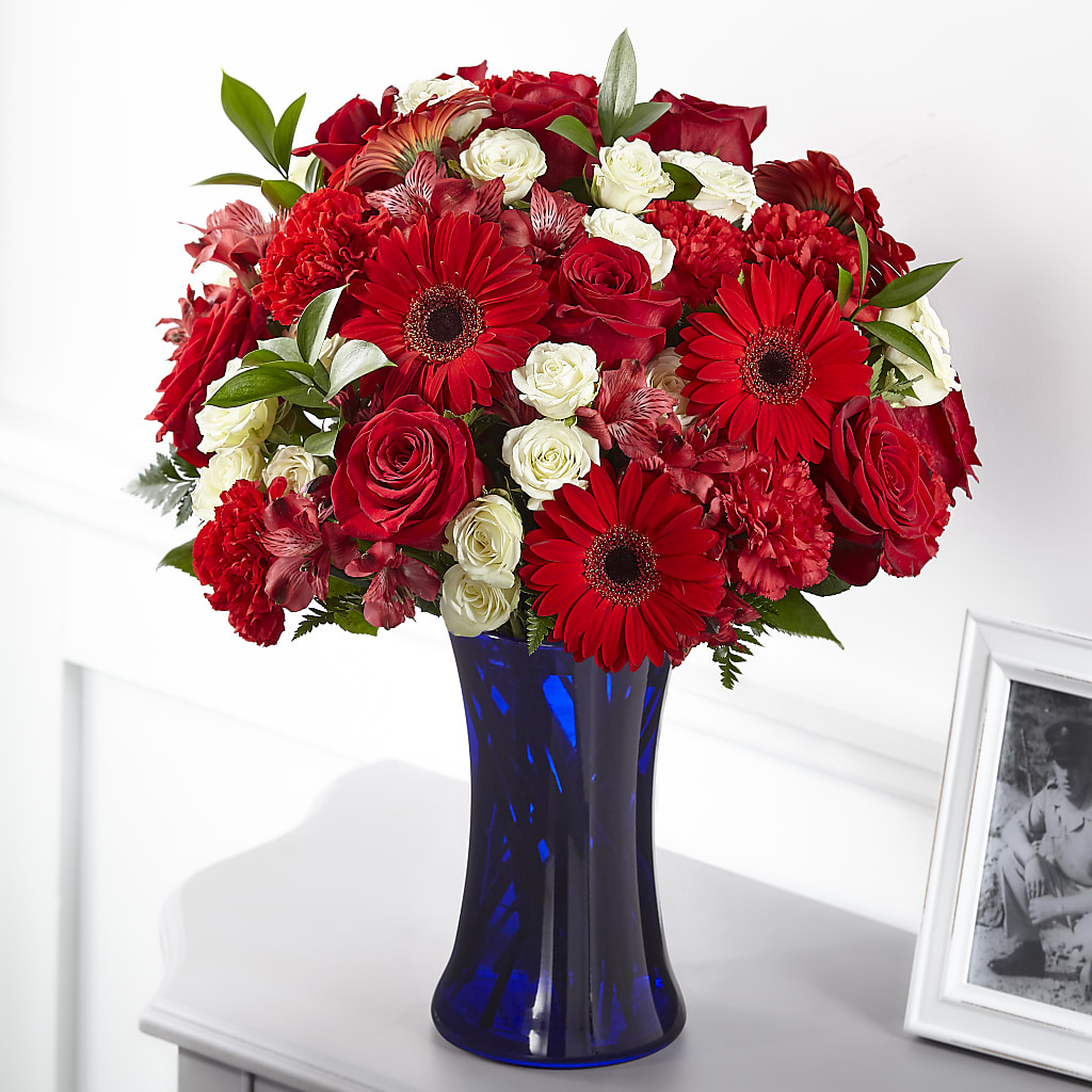 Hearts Embrace Bouquet – HONEY BEES FLORAL & MORE, Lucedale MS