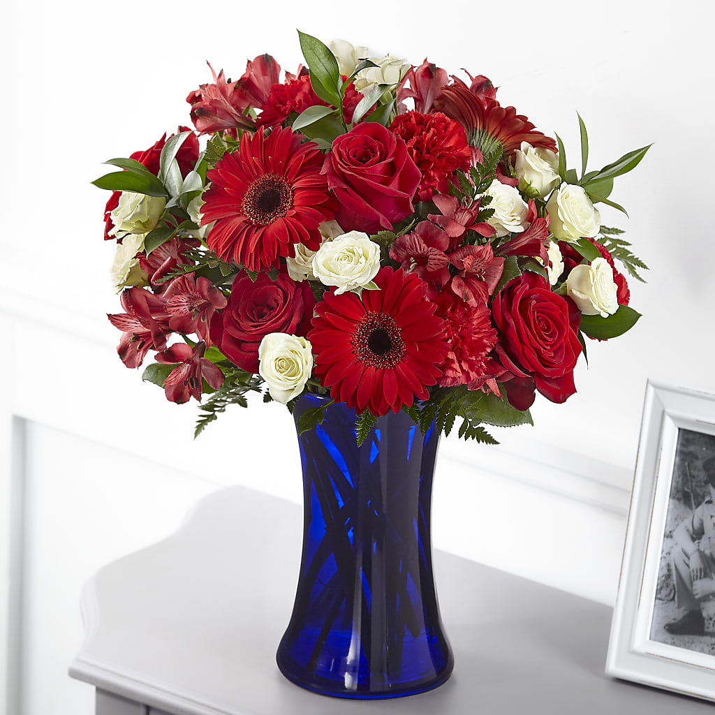 Hearts Embrace Bouquet – HONEY BEES FLORAL & MORE, Lucedale MS