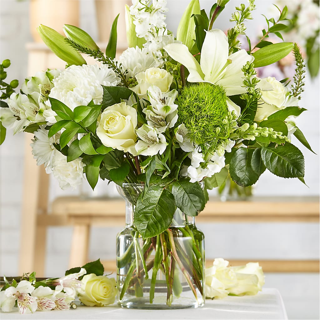 Classic Ivory – A Florist Original – HONEY BEES FLORAL & MORE, Lucedale MS
