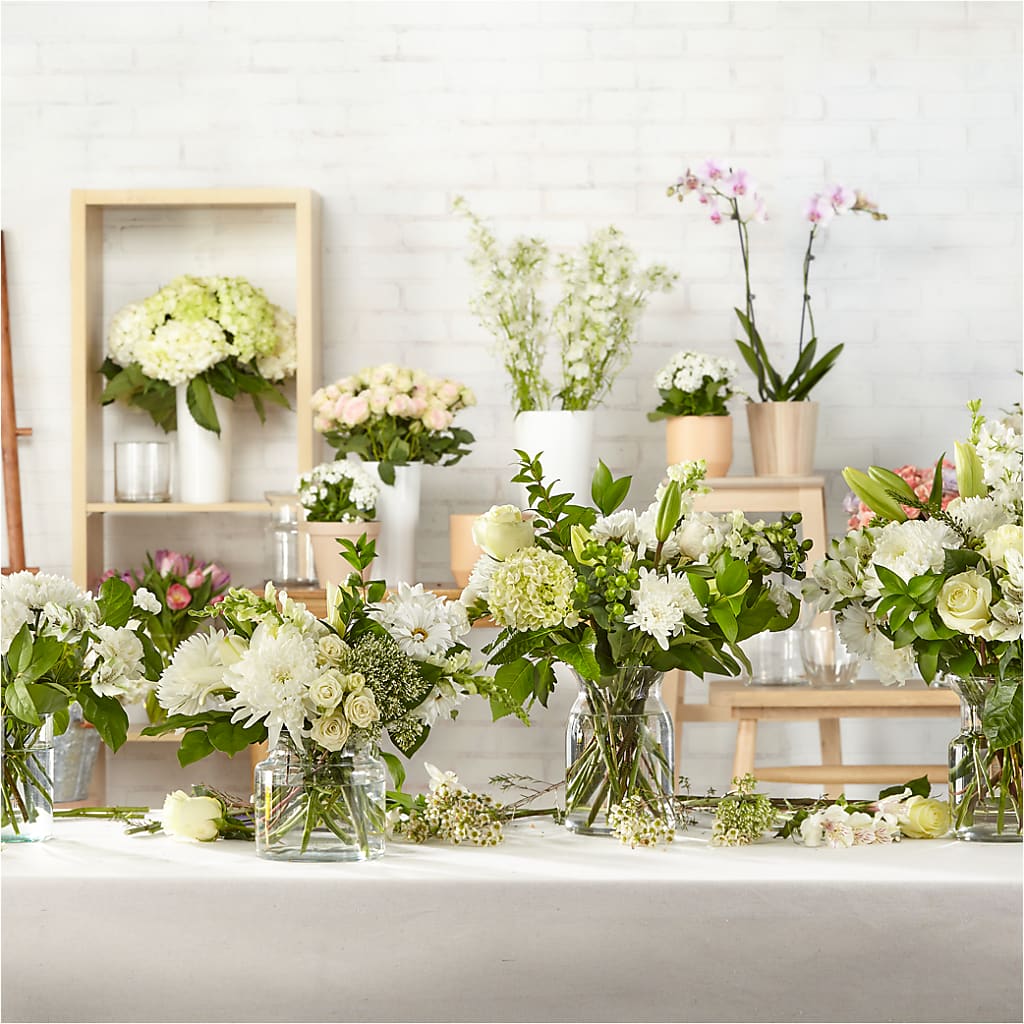 Classic Ivory – A Florist Original – HONEY BEES FLORAL & MORE, Lucedale MS