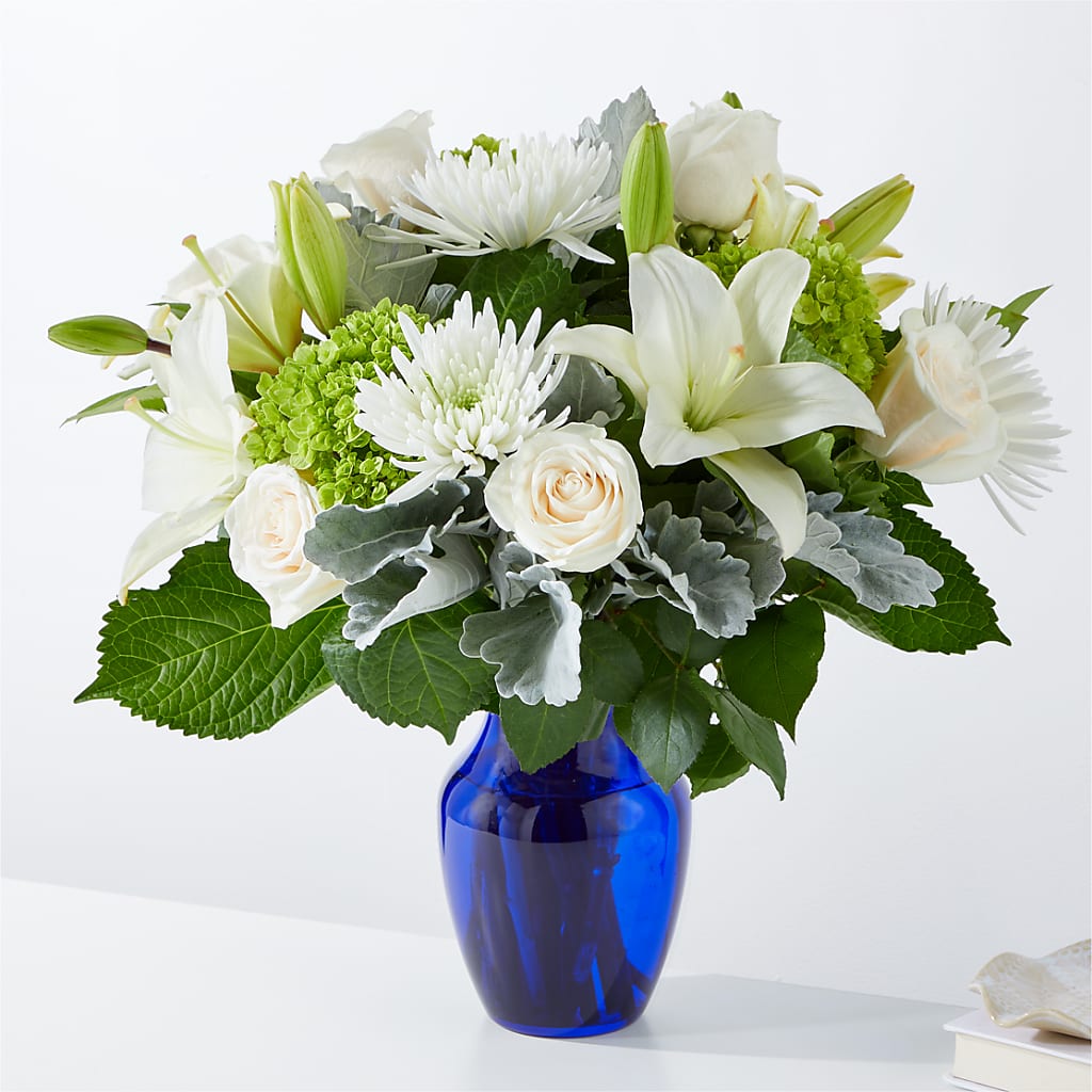 Snowy Dreams Bouquet – HONEY BEES FLORAL & MORE, Lucedale MS