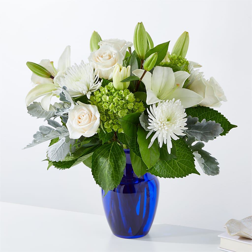 Snowy Dreams Bouquet – HONEY BEES FLORAL & MORE, Lucedale MS