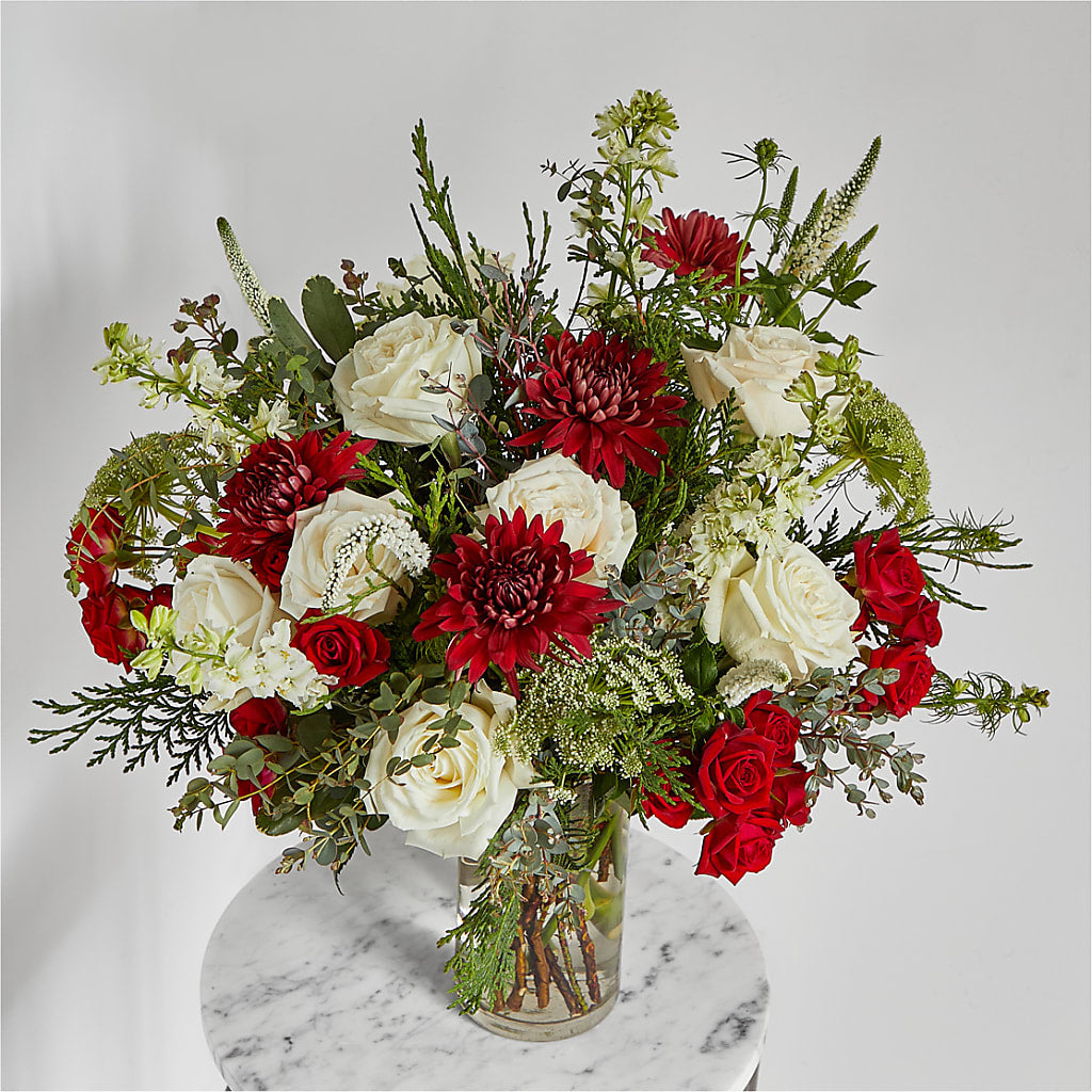 Favorite Traditions Bouquet – HONEY BEES FLORAL & MORE, Lucedale MS