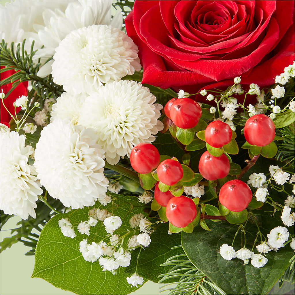 Chance of Flurries Bouquet – HONEY BEES FLORAL & MORE, Lucedale MS