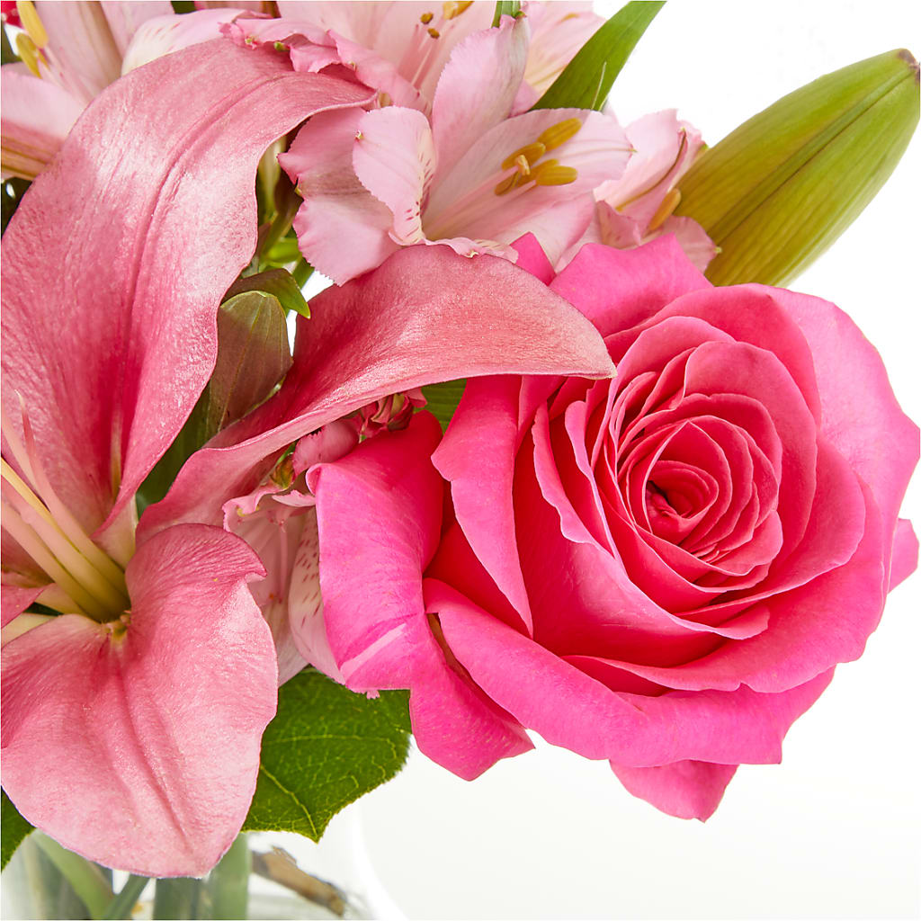 Lots of Love Bouquet – HONEY BEES FLORAL & MORE, Lucedale MS