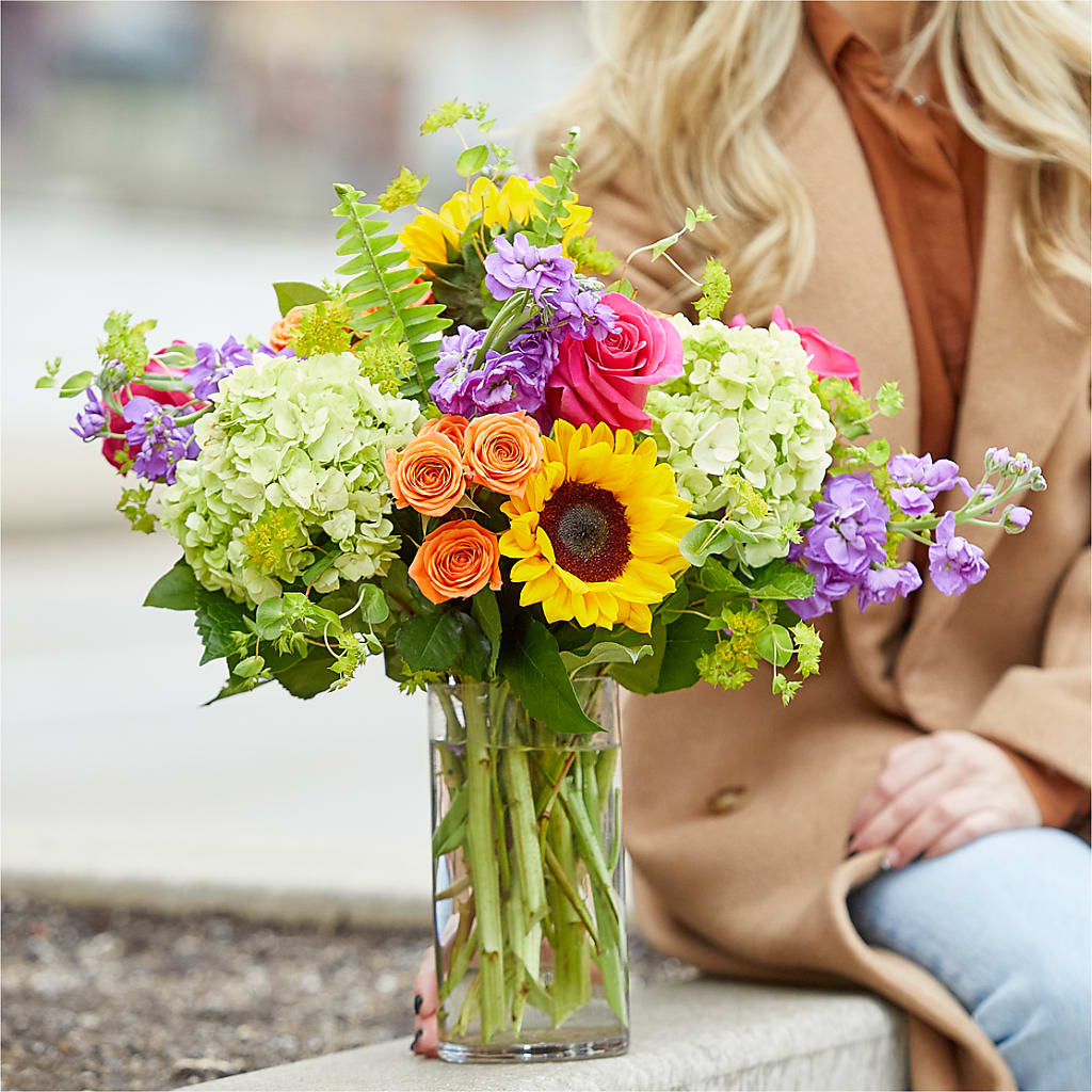 Vibrant Greetings Bouquet – HONEY BEES FLORAL & MORE, Lucedale MS