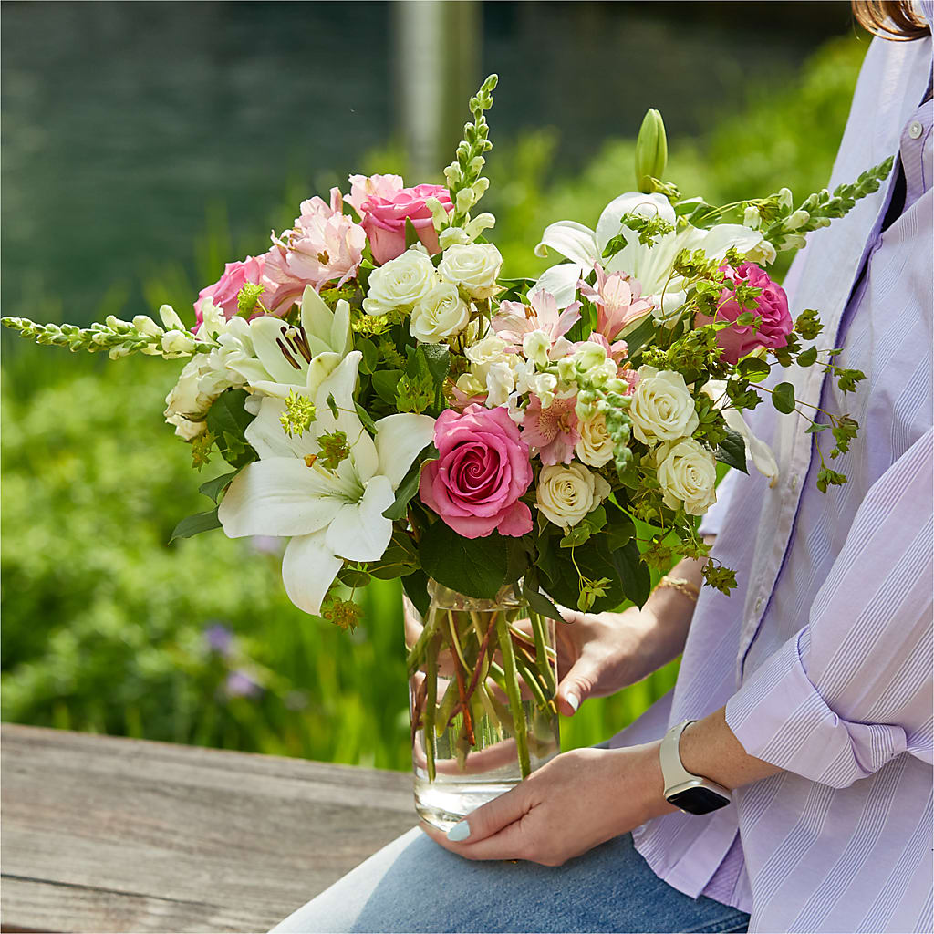 Fondly Bouquet – HONEY BEES FLORAL & MORE, Lucedale MS
