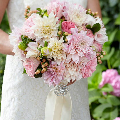 Heart's Promise Bouquet – HONEY BEES FLORAL & MORE, Lucedale MS