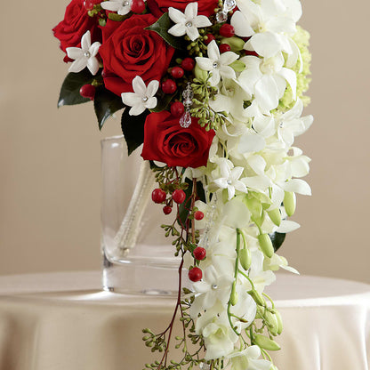 Here Comes the Bride Bouquet – HONEY BEES FLORAL & MORE, Lucedale MS